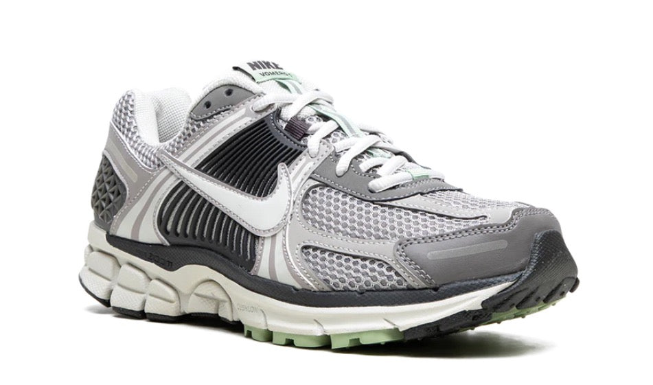 Nike Vomero 5